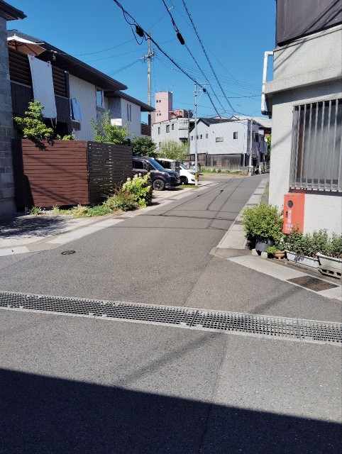 高森町5-9-2個人宅（3台の真ん中）☆akippa駐車場の駐車場写真