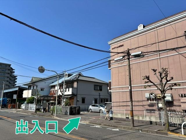 P01_コンドミニオ百舌鳥駐車場の駐車場写真