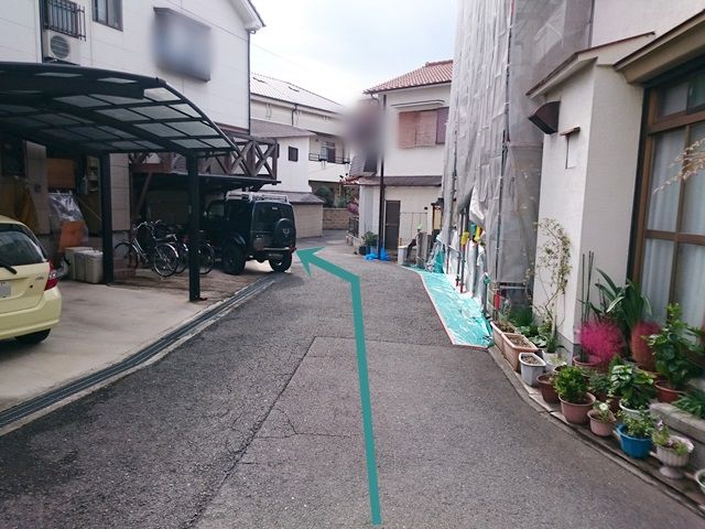 【道順5】二手に分かれる道を「左」に進んでください。