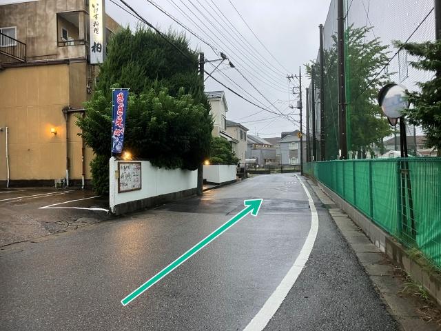 [70ca7]名戸ケ谷1丁目6 個宅駐車場の駐車場写真