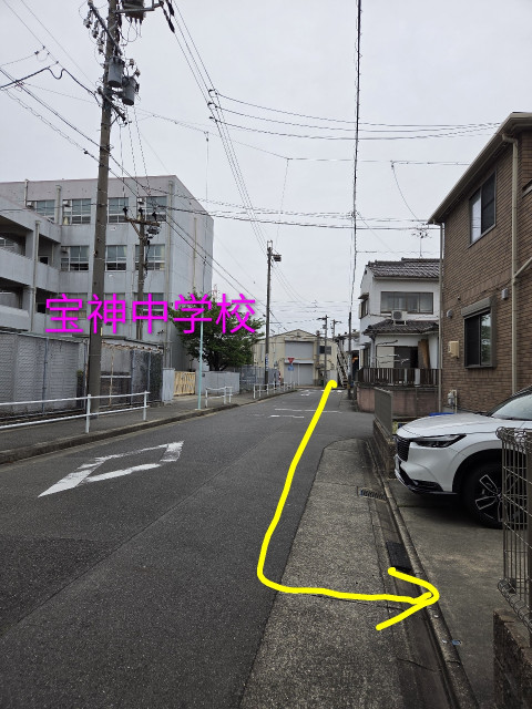 宝神中前駐車場の駐車場写真