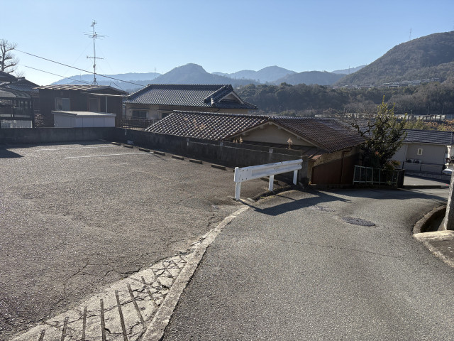 名塩1丁目31-20駐車場　11番の駐車場写真