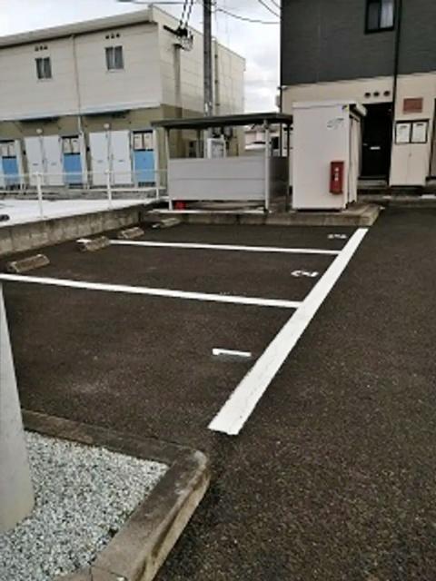 レオパレストワエ モア駐車場【37764】の駐車場写真