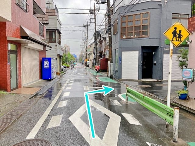 一方通行道路を右折します