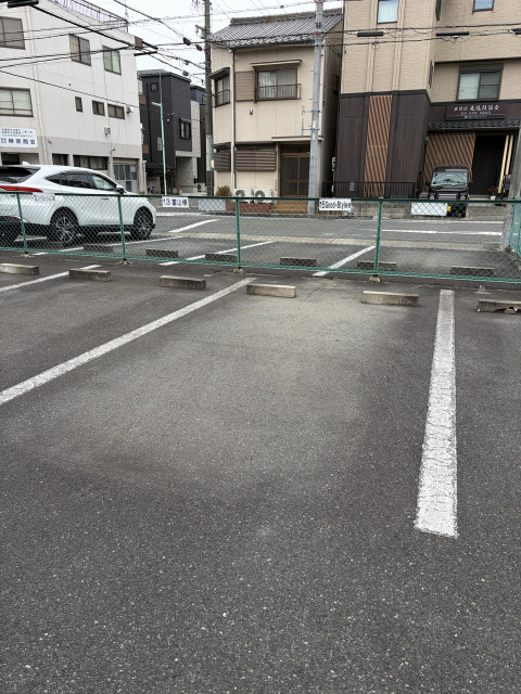 新瑞橋駅徒歩2分屋外15番Pの駐車場写真