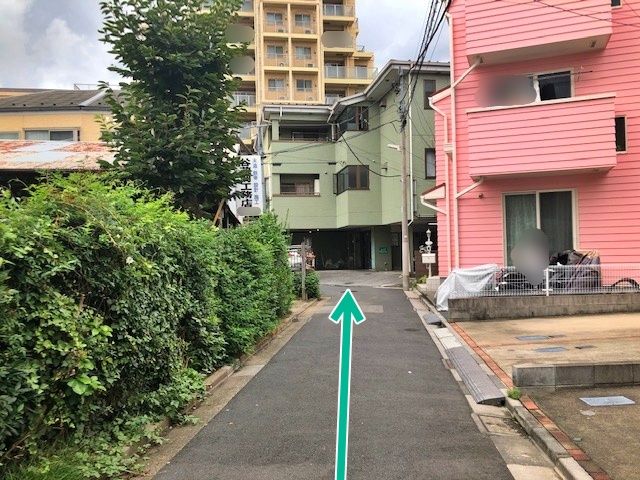 ティニメントハウスの駐車場写真