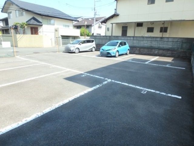 駐車場内全体