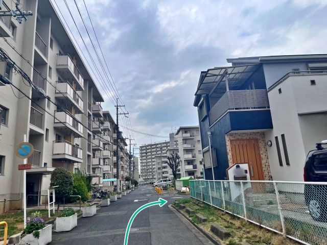 堺草部 団地駐車場(8～9号棟付近)の駐車場写真