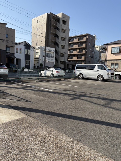 新瑞橋駅徒歩2分屋外Pの駐車場写真