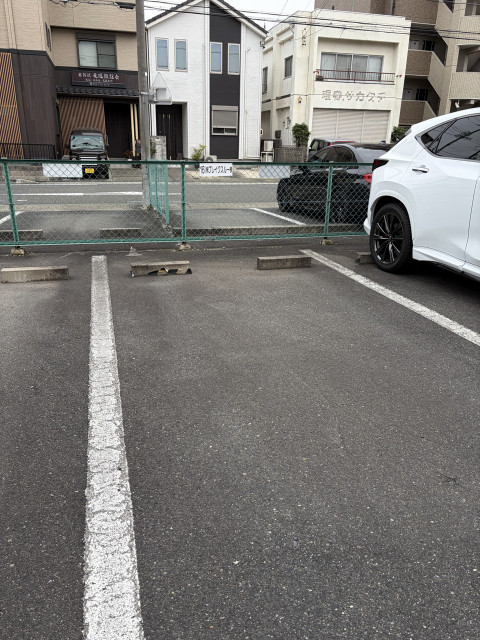 新瑞橋駅徒歩2分屋外16番Pの駐車場写真