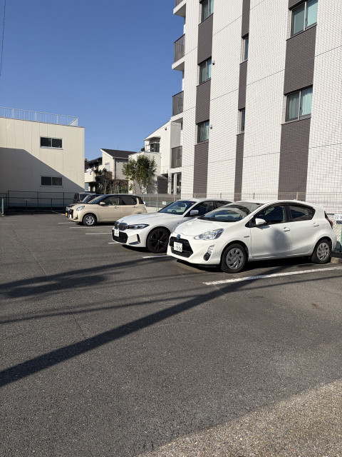 新瑞橋駅徒歩2分屋外Pの駐車場写真