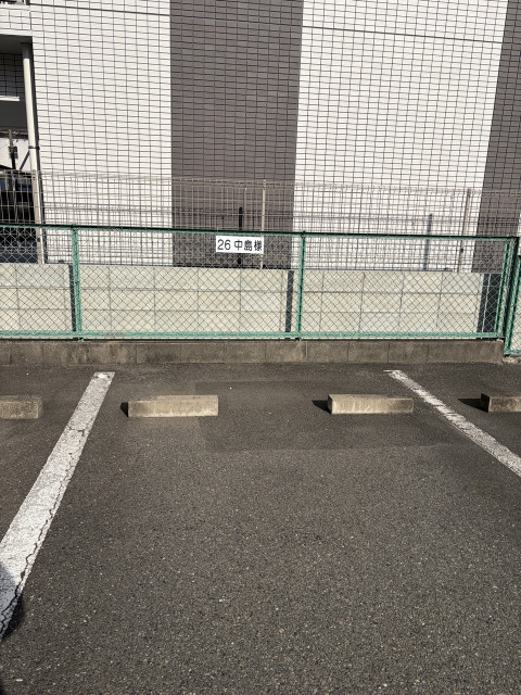 新瑞橋駅徒歩2分屋外Pの駐車場写真