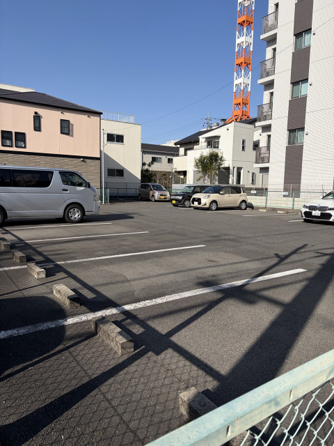 新瑞橋駅徒歩2分屋外Pの駐車場写真
