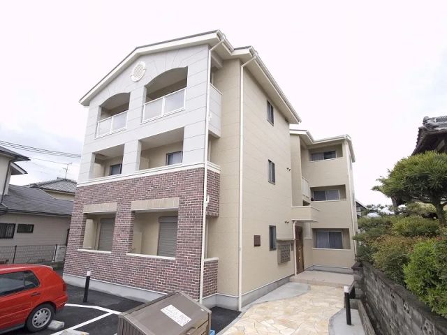 レオパレス別所新町LA1駐車場【39201】の駐車場写真