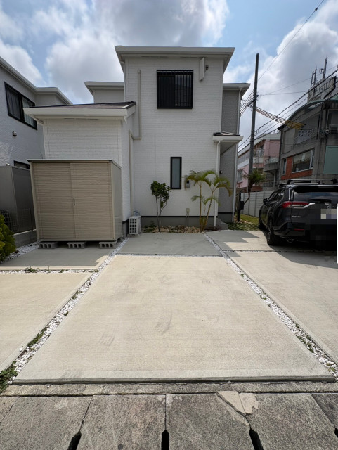 ラウンドワンすぐ裏　民家　駐車場の駐車場写真