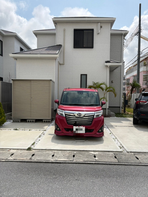 ラウンドワンすぐ裏　民家　駐車場の駐車場写真