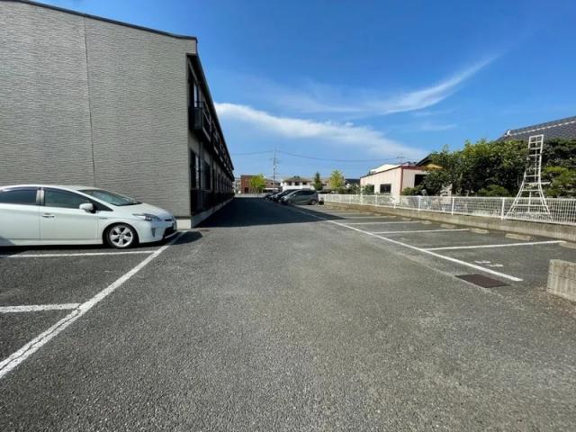 レオパレスPEACEFUL C駐車場【31536】の駐車場写真