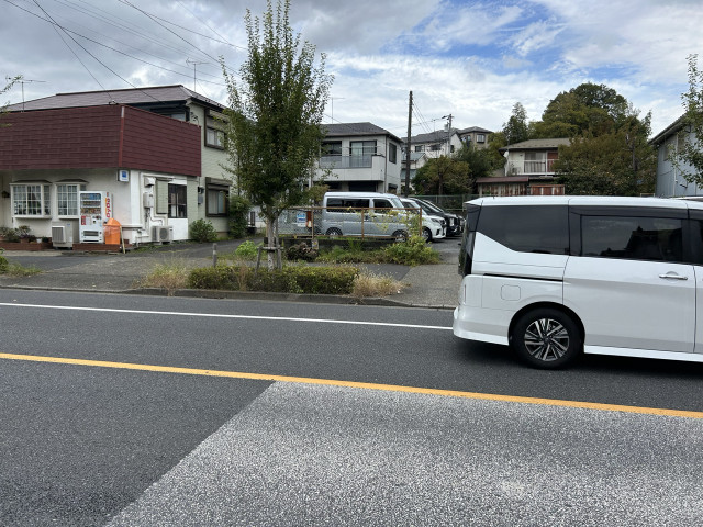 西成瀬2丁目の駐車場写真