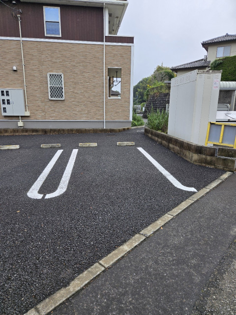 ホサナの駐車場写真