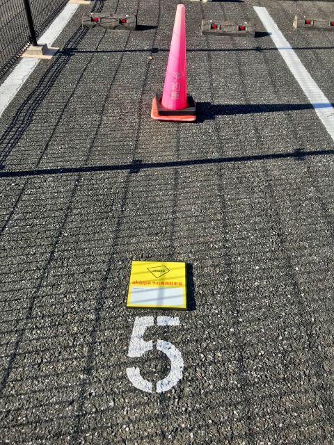 スペース内に区画番号の表記あり