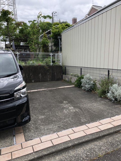 鉄塔下パーキングの駐車場写真
