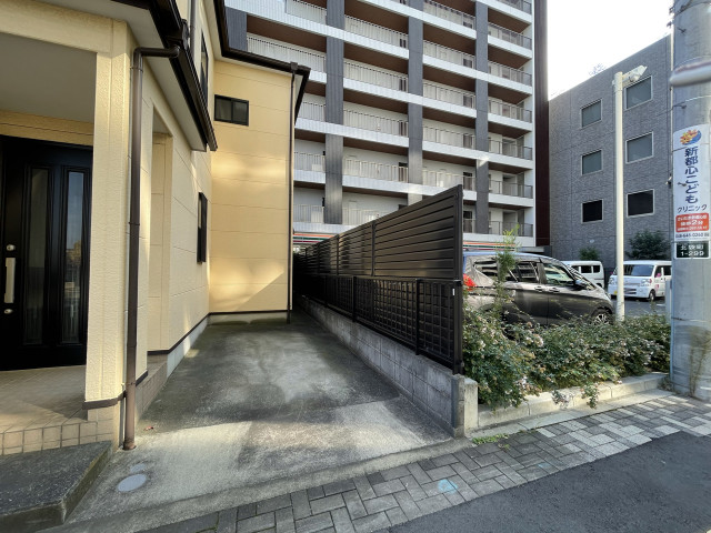 ⭐︎初回限定20%割引実地中⭐︎セブンイレブン北袋町１丁目店隣＊akippa駐車場の駐車場写真