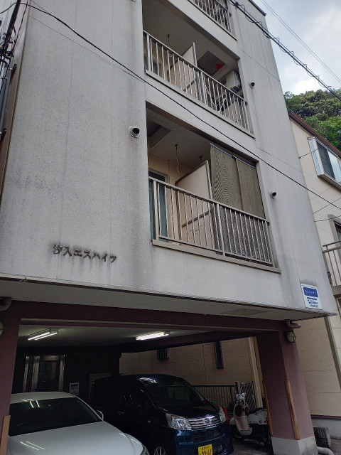 汐入駅徒歩2分　汐入エスハイツ駐車場の駐車場写真