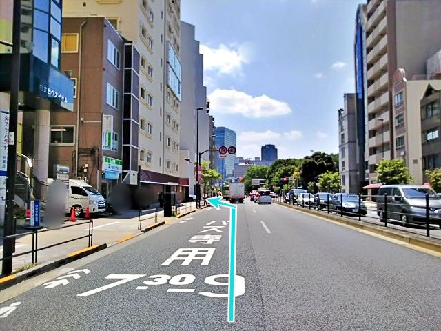 「いなげや白金台店」様の入り口手前で左折します