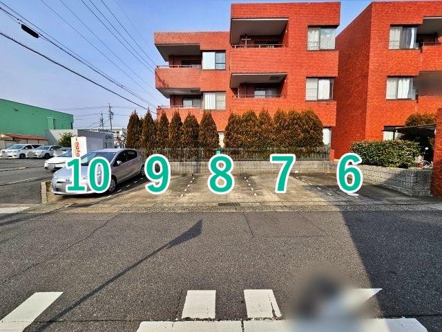 メゾン・ド・ブリックⅠ駐車場の駐車場写真