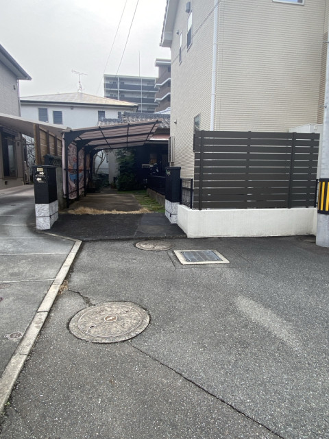 白木原3丁目アメリカン幕の所の駐車場写真