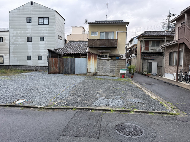 西柳ノ内町47-2駐車場(2) (アイドリング禁止)の駐車場写真