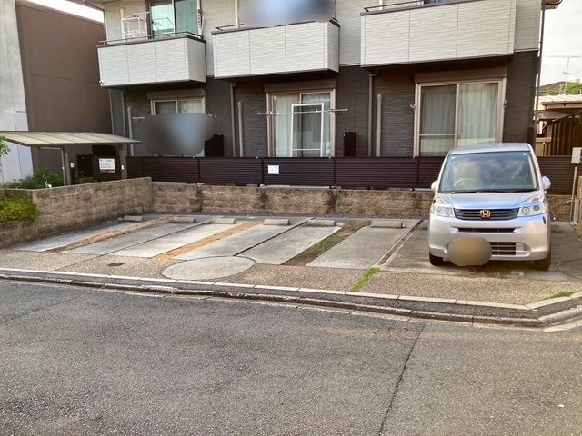 ハイツwest駐車場【1】の駐車場写真