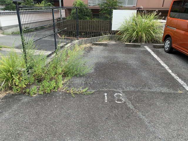 新旭ヶ丘リュミエール駐車場の駐車場写真