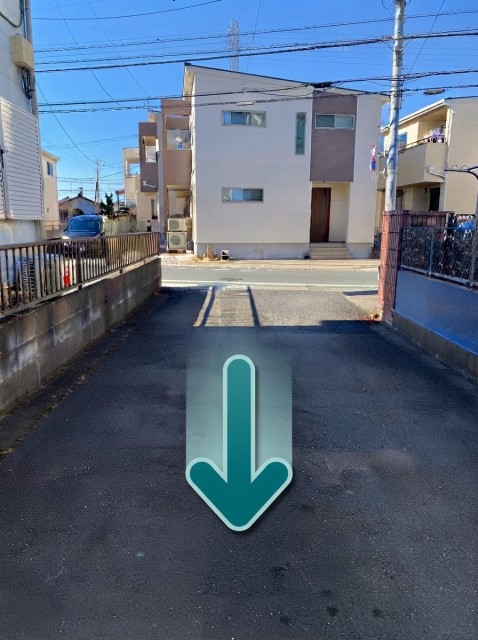 鴨川1丁目19-27 No.3の駐車場写真