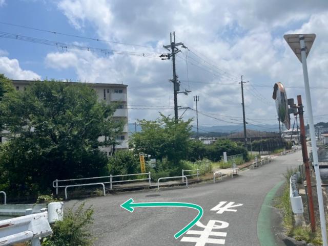 富田林板持団地駐車場(13号棟付近)の駐車場写真