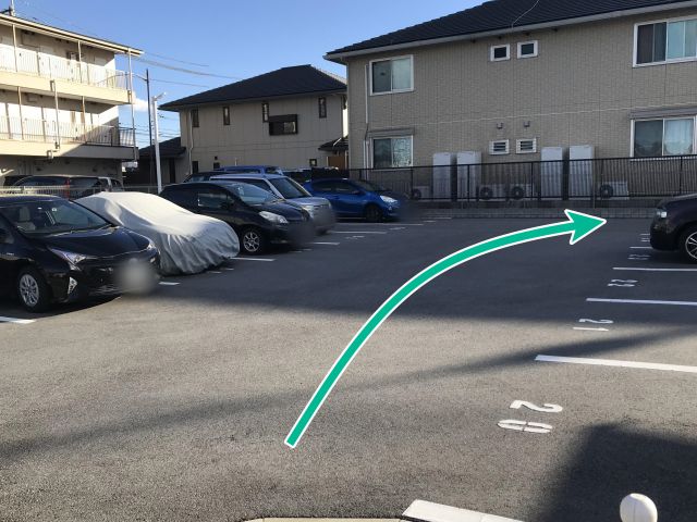 メゾン青龍西駐車場（屋根付き）の駐車場写真