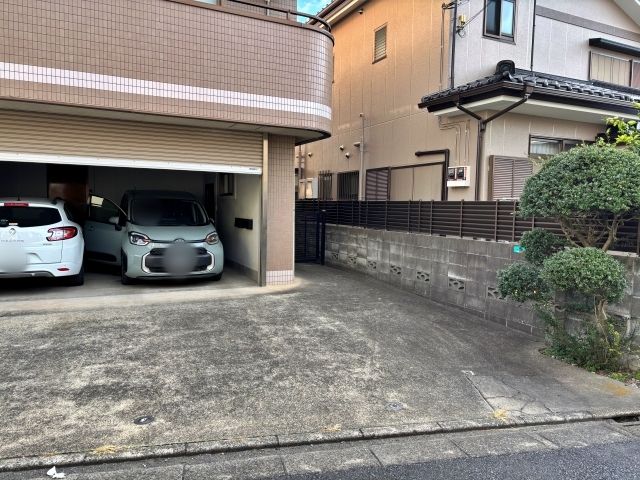 [7be20]伊興1丁目24 個宅アキッパ駐車場の駐車場写真