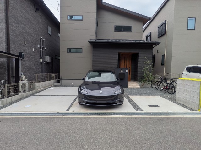 香里ケ丘9-12-18駐車場の駐車場写真