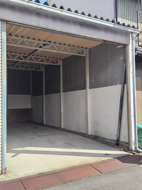 名鉄一宮駅・尾張一宮駅徒歩6分 一宮市栄4丁目屋根付きガレージの駐車場写真