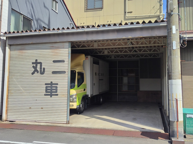名鉄一宮駅・尾張一宮駅徒歩6分 一宮市栄4丁目屋根付きガレージの駐車場写真
