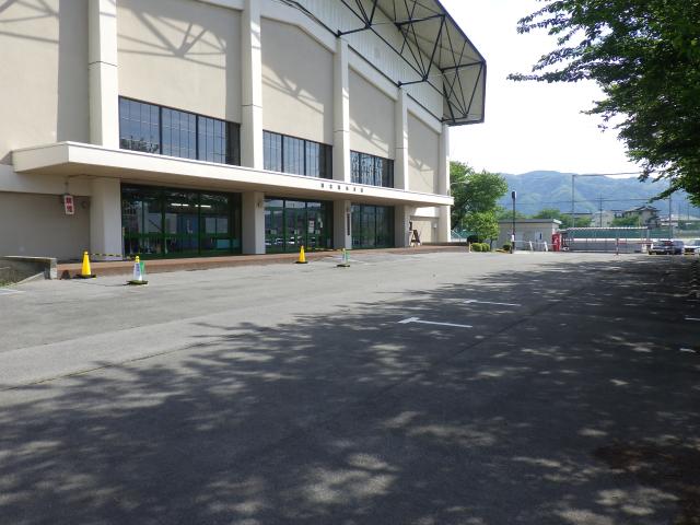 清水町体育館【諏訪湖花火大会公式駐車場】の駐車場写真