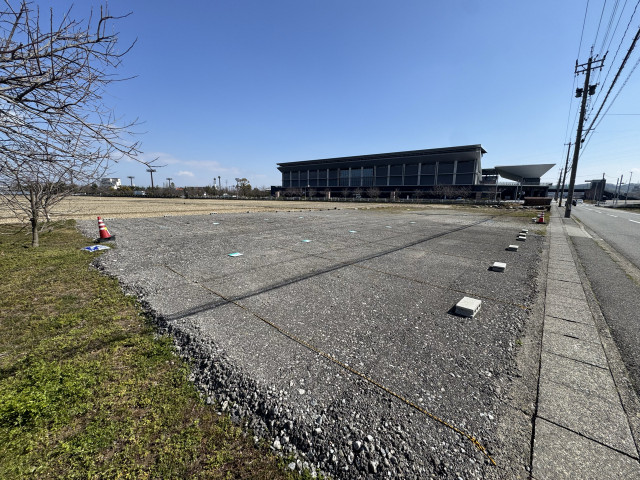 金沢ゴーゴーカレースタジアム前の駐車場写真