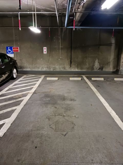 エキニア横浜駐車場【平面】【平日のみ：8:00～23:00】の駐車場写真