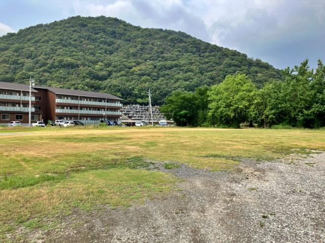 こども園南側空き地駐車場 10月18日(日)【第42回備前焼まつり】の駐車場写真