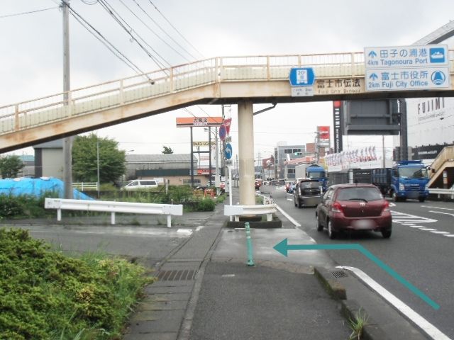 【道順1】139号線からT字路を北へ左折してください