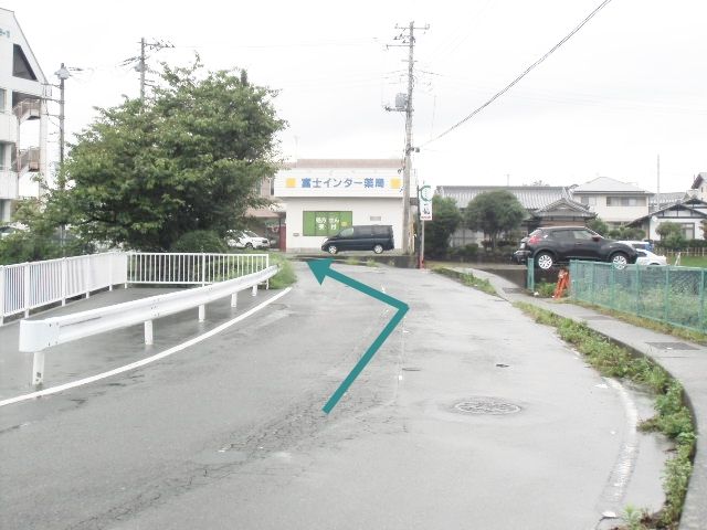 【道順3】道なりに進んでください