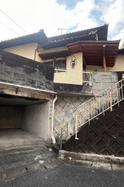 Parking 駐車場　早良区早良　屋根付きの駐車場写真