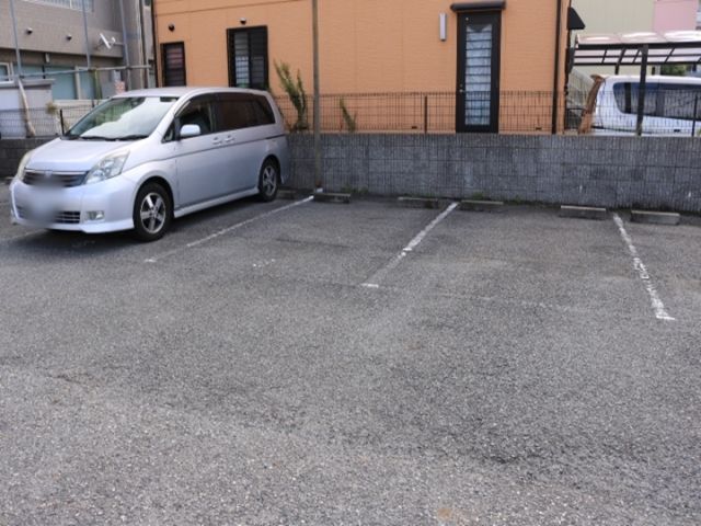 駐車場内