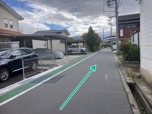 稲葉2-4駐車場の駐車場写真
