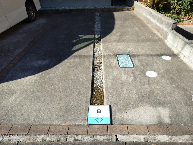 個人宅:小田原2丁目駐車場の駐車場写真